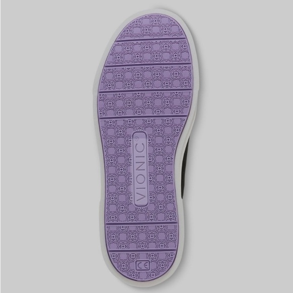 Vionic Kimmie Performance Sneaker Black Suede Purple Bottoms Size 7.5 NWT - Picture 2 of 11